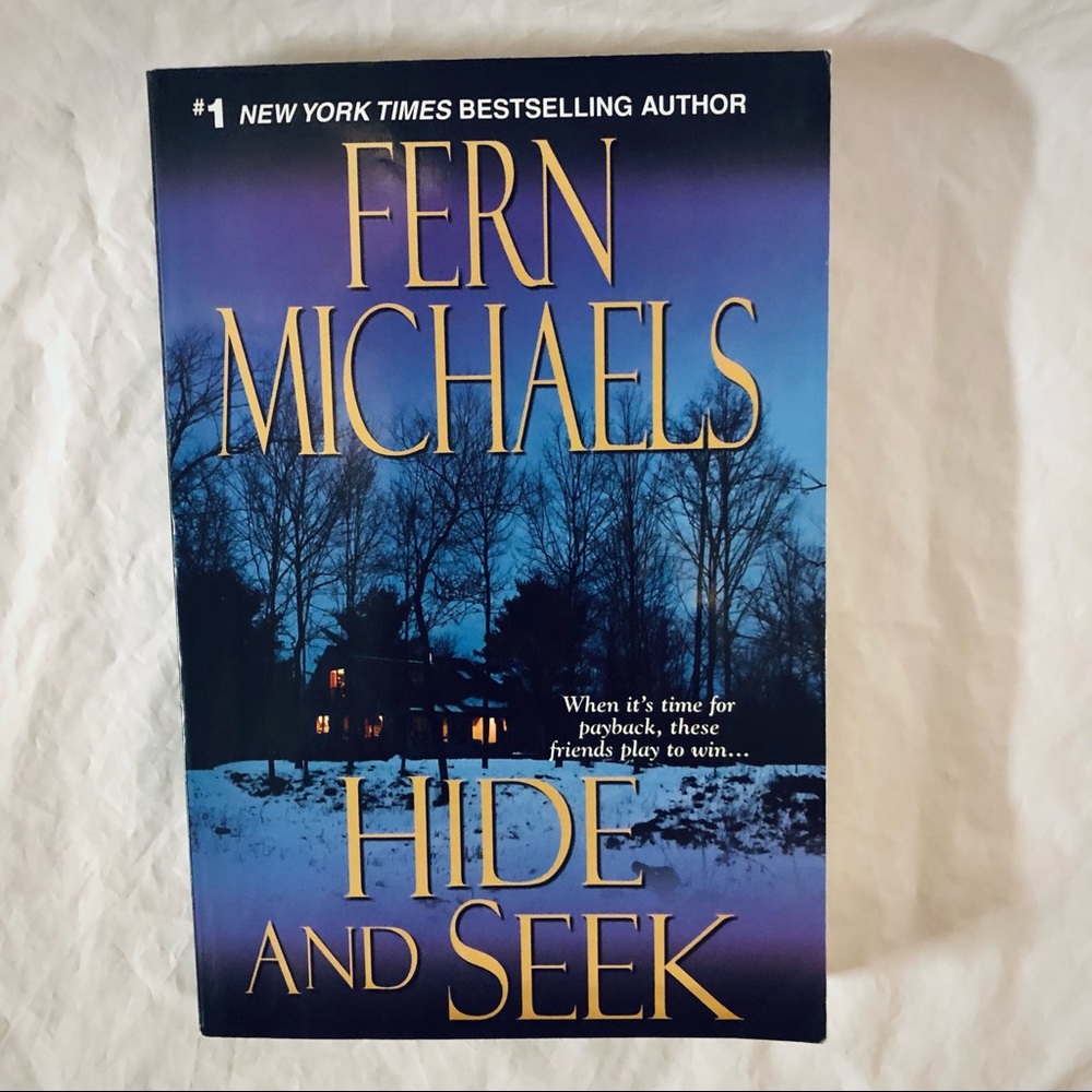 💝 Hide and Seek Fern Michaels Sisterhood Series Softcover Romance Suspense Book